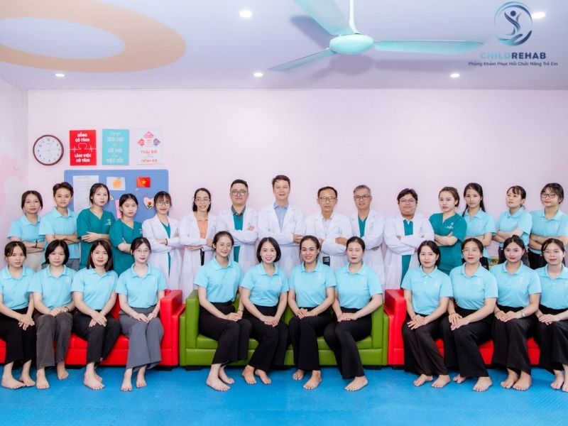 Đội ngũ tại ChildRehab Dương Nội Hà Nội phối hợp hỗ trợ trẻ theo lộ trình phù hợp với từng giai đoạn phát triển.