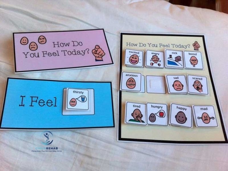 Tìm hiểu cách PECS giúp trẻ phát triển giao tiếp thông qua hệ thống thẻ tranh trực quan.