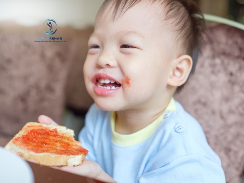 Trẻ 3 tuổi nói ít có phải là dấu hiệu chậm nói hay không.