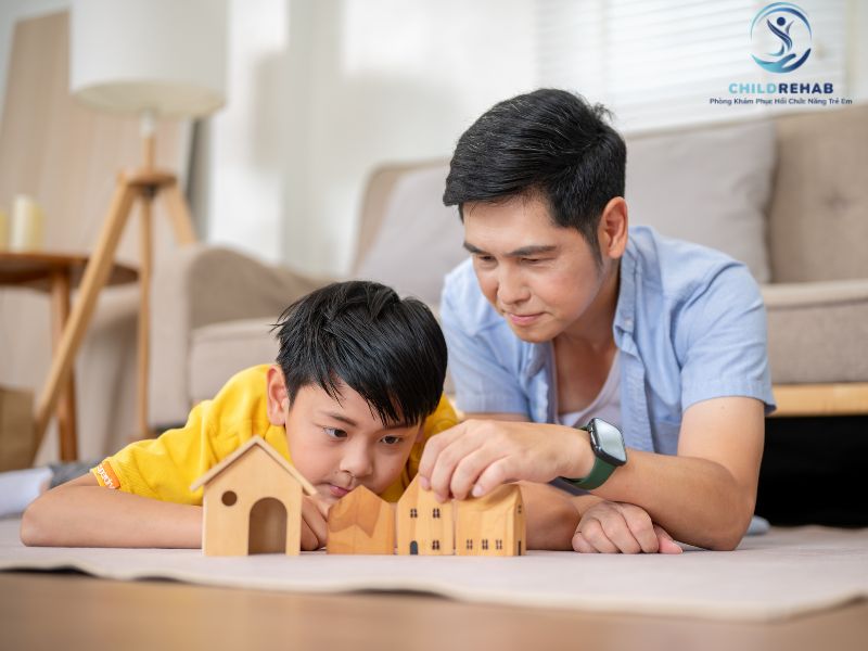 Khi trẻ bị bạn tránh né, có thể liên quan đến kỹ năng xã hội. Cách hỗ trợ để trẻ hòa nhập tốt hơn.