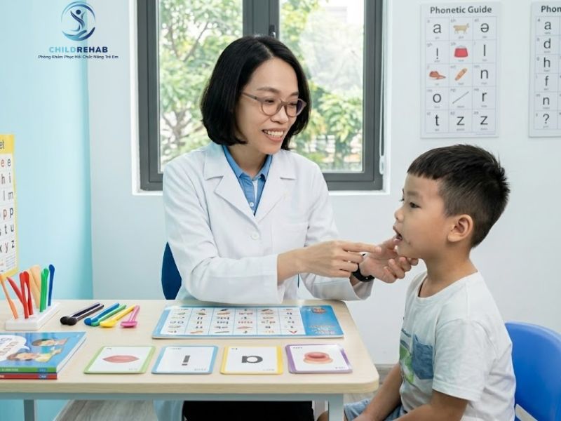 ChildRehab hỗ trợ trẻ gặp khó khăn phát âm cải thiện rõ rệt khả năng nói và diễn đạt.