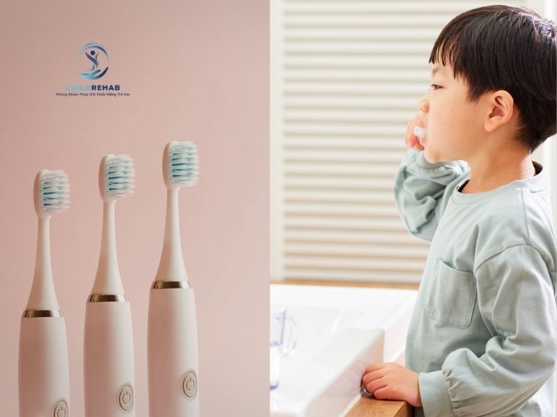 Trẻ không chịu đánh răng là tình huống rất phổ biến.