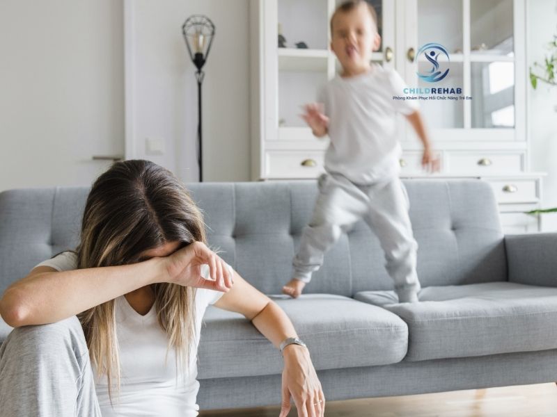 Trẻ tăng động hoặc khó tập trung có thể học lớp 1 không?