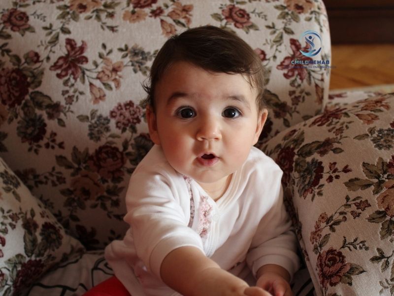 Trẻ không phản ứng với âm thanh có phải do nghe kém.