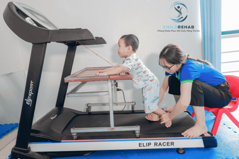 Những dấu hiệu cho thấy trẻ cần vận động trị liệu mà phụ huynh không nên bỏ qua.