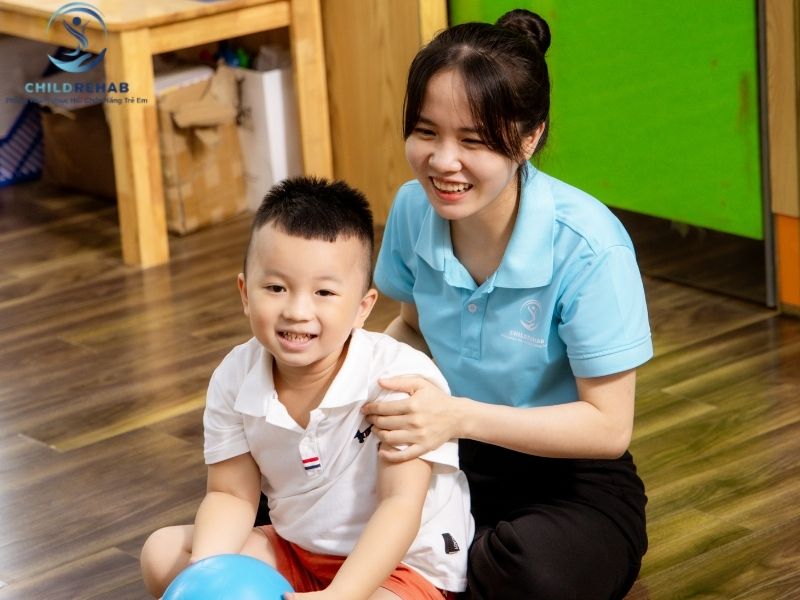 Phân tích lý do trẻ tại Ninh Bình thích nghi tốt hơn khi can thiệp gần môi trường sống