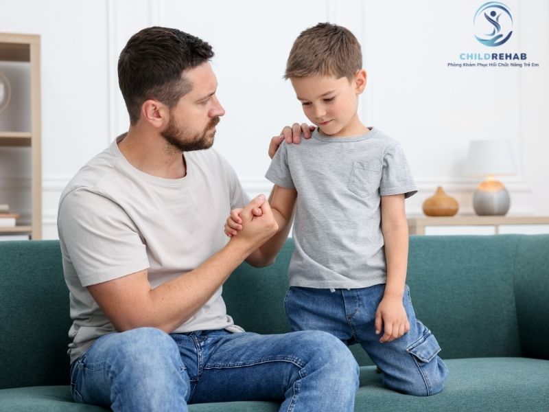 Trẻ bị tụt lùi sau hòa nhập