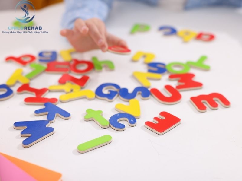 Các trò chơi giúp trẻ tăng vốn từ và khả năng diễn đạt tự nhiên.