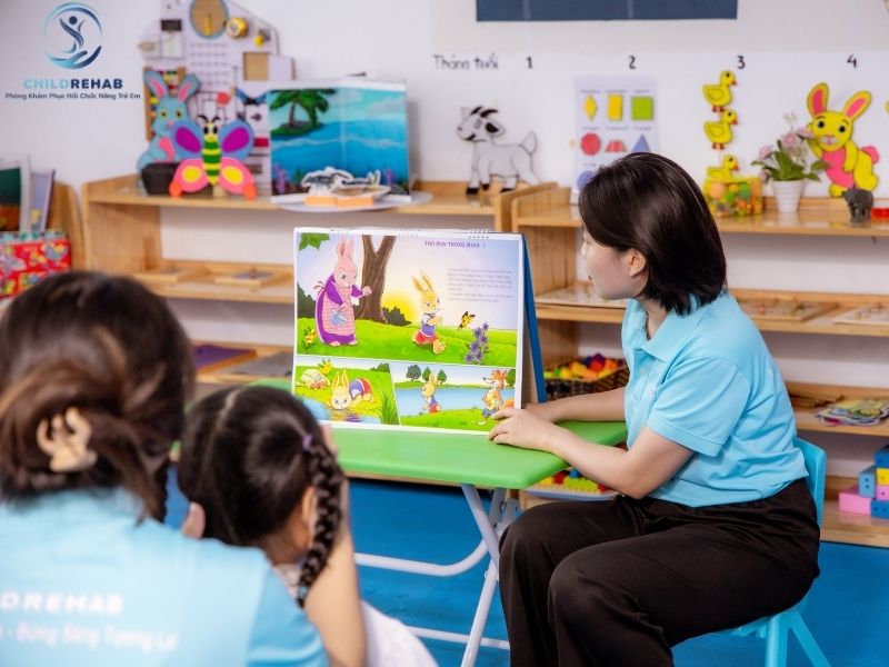 Phụ huynh nên chọn trung tâm dạy trẻ chậm nói tại Hà Nội như thế nào để phù hợp với tình trạng của trẻ.