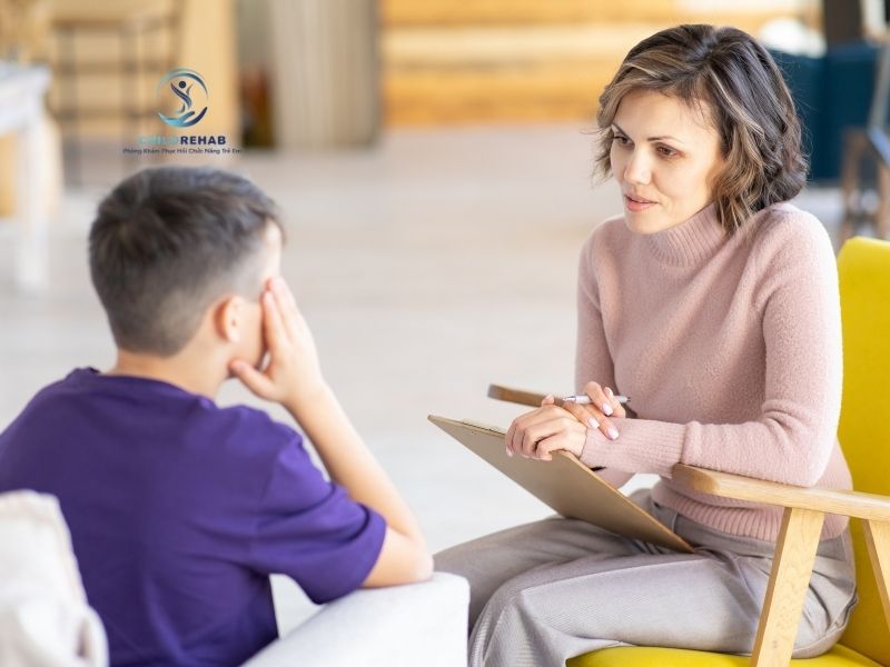 Vì sao kỹ năng giao tiếp và xã hội là nền tảng quan trọng giúp trẻ học hỏi.