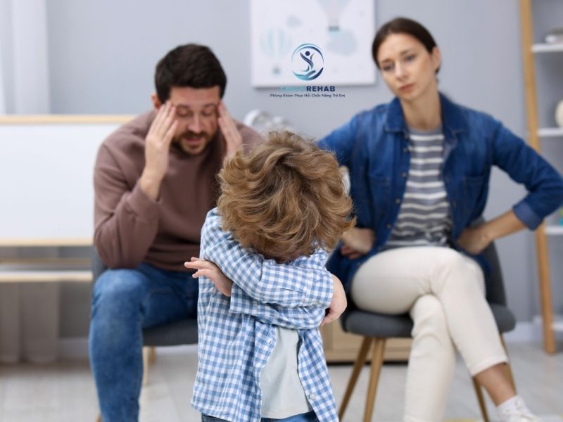 Dù đã rất cố gắng, nhiều cha mẹ vẫn luôn thấy mình chưa đủ tốt trong hành trình cùng con.